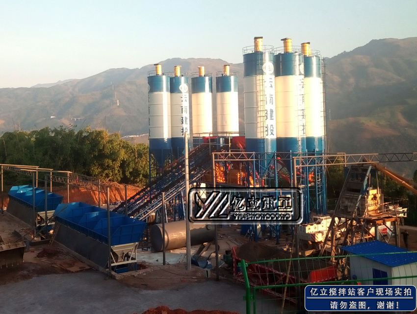 大型商(shāng)品混凝土攪拌站用戶(hù)現場