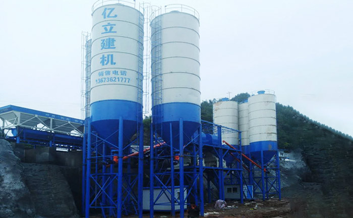 混凝土攪拌站用戶生產現場 效率高 設備運行穩定（dìng） 用戶非常滿意