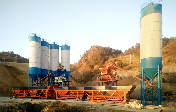 JS750混凝土攪拌機（jī）應用在HZS35混凝土攪拌站中使用現場