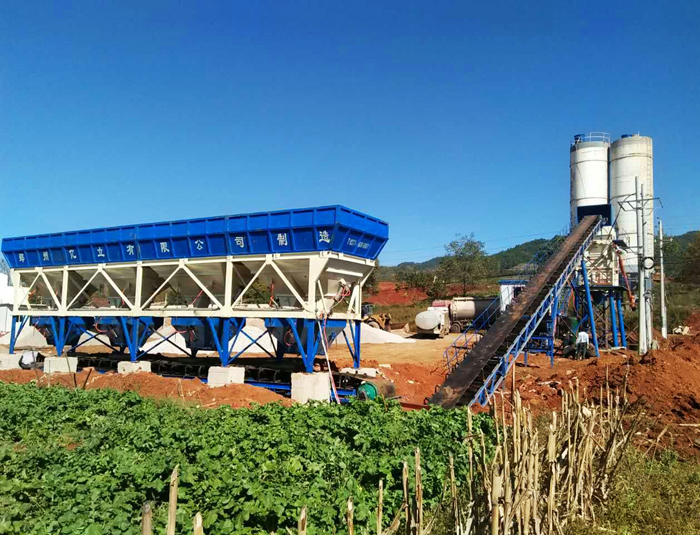 水（shuǐ）泥混凝土（tǔ）攪拌站安裝（zhuāng）調試現（xiàn）場實拍