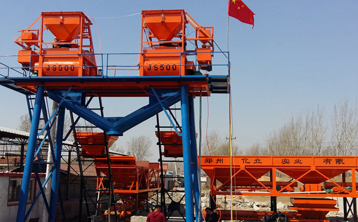 混凝土攪拌站攪（jiǎo）拌主機現場