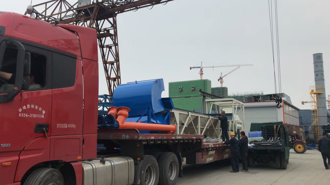 年產（chǎn）20萬方攪拌站發貨現場
