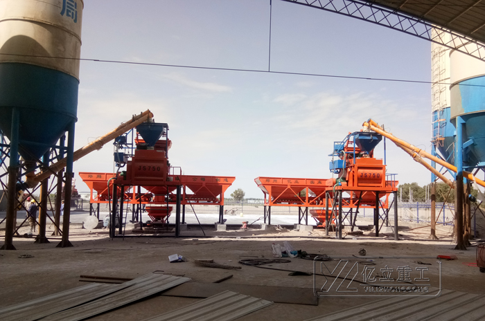 750混凝土攪拌機安裝現場實拍