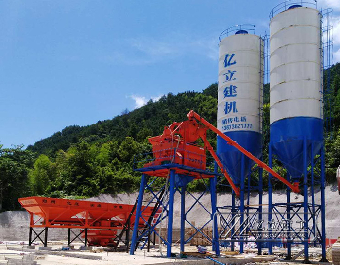 混凝（níng）土（tǔ）攪拌機生產廠家現貨（huò）