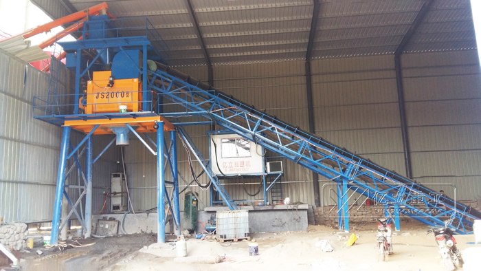 JS2000混凝（níng）土攪拌機（jī）用（yòng）戶現（xiàn）場（chǎng）