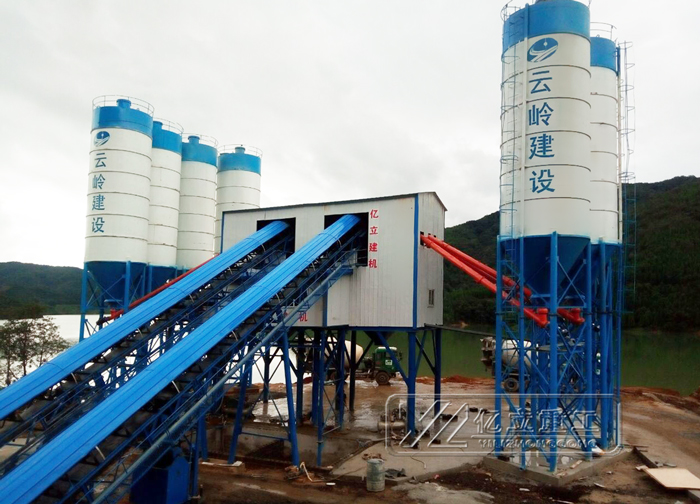 2000主機在120攪（jiǎo）拌站成套設備中使（shǐ）用現場