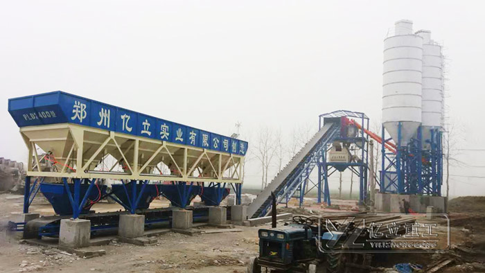 工程用HZS90混凝土攪拌站設備生（shēng）產現場