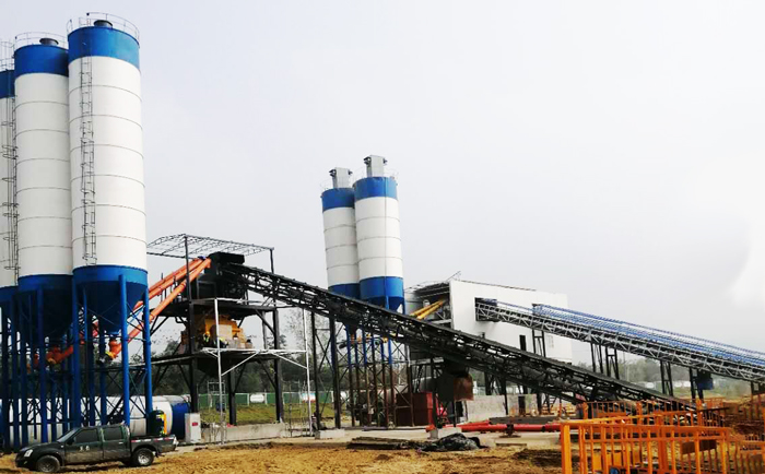 環保混凝土攪拌站安裝中