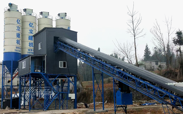 混(hún)凝土(tǔ)攪拌站生產現場實拍_外觀大氣_內在品質好