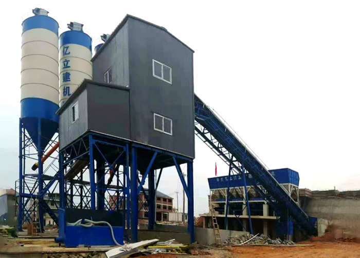 混凝土攪拌站生產現場_封閉式攪拌站設備_降低粉塵汙染(rǎn)更環保