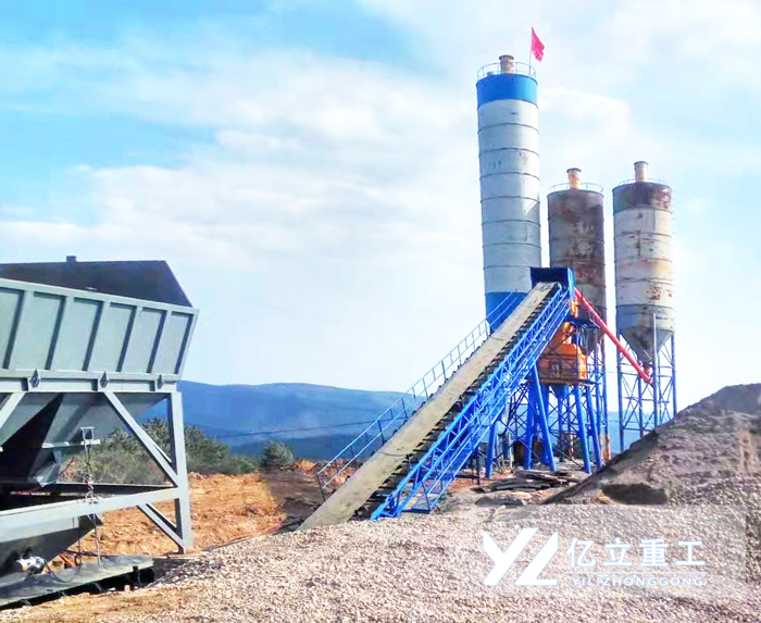 混凝土攪（jiǎo）拌站生產現場實拍