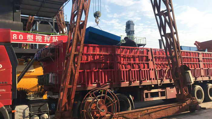 攪拌站設備裝車發貨