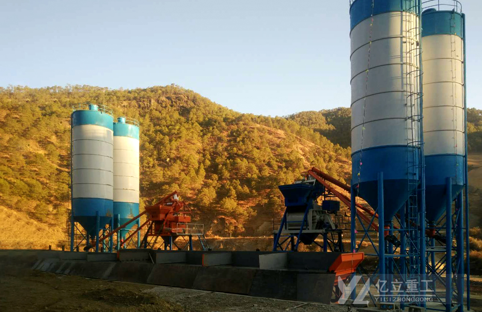 混凝土攪拌站（zhàn）設備廠家直供_小型攪拌站設備